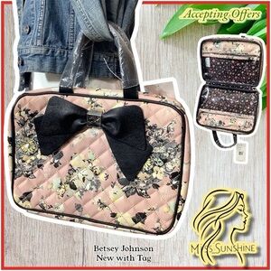 Betsey Johnson NEW - Cosmetic Case - Pink Floral w/ cute Betsey Black Bow